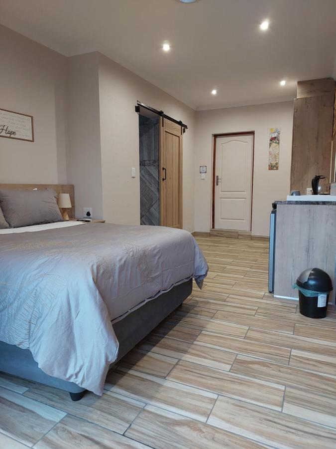 Twins Guest House Astoni Vanderbijlpark Ruang foto