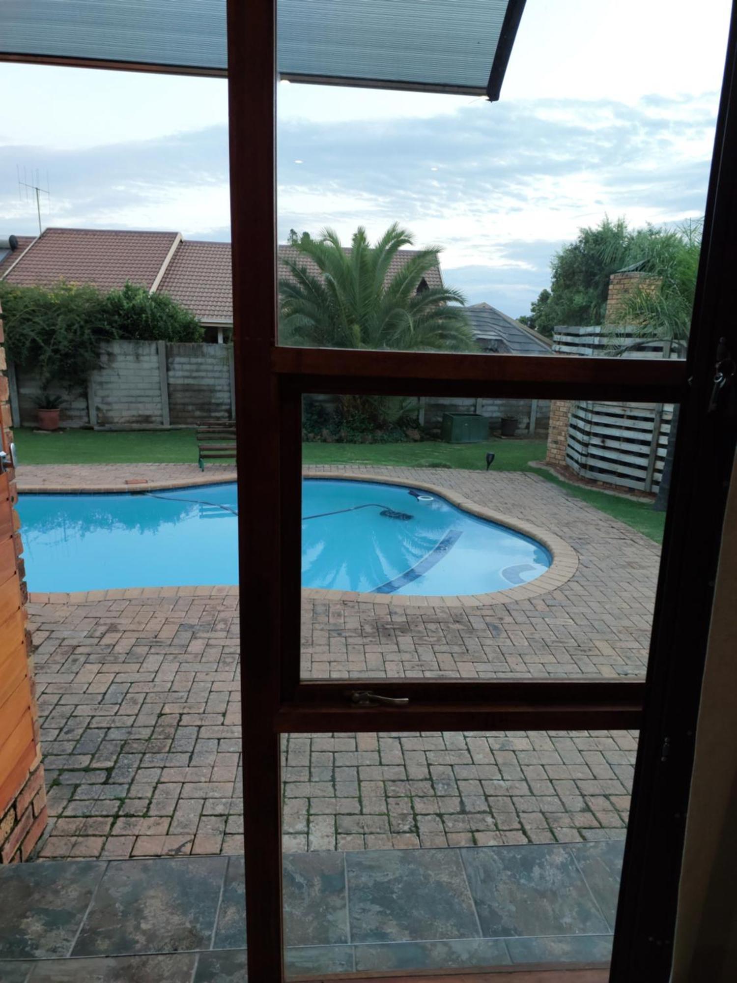 Twins Guest House Astoni Vanderbijlpark Ruang foto